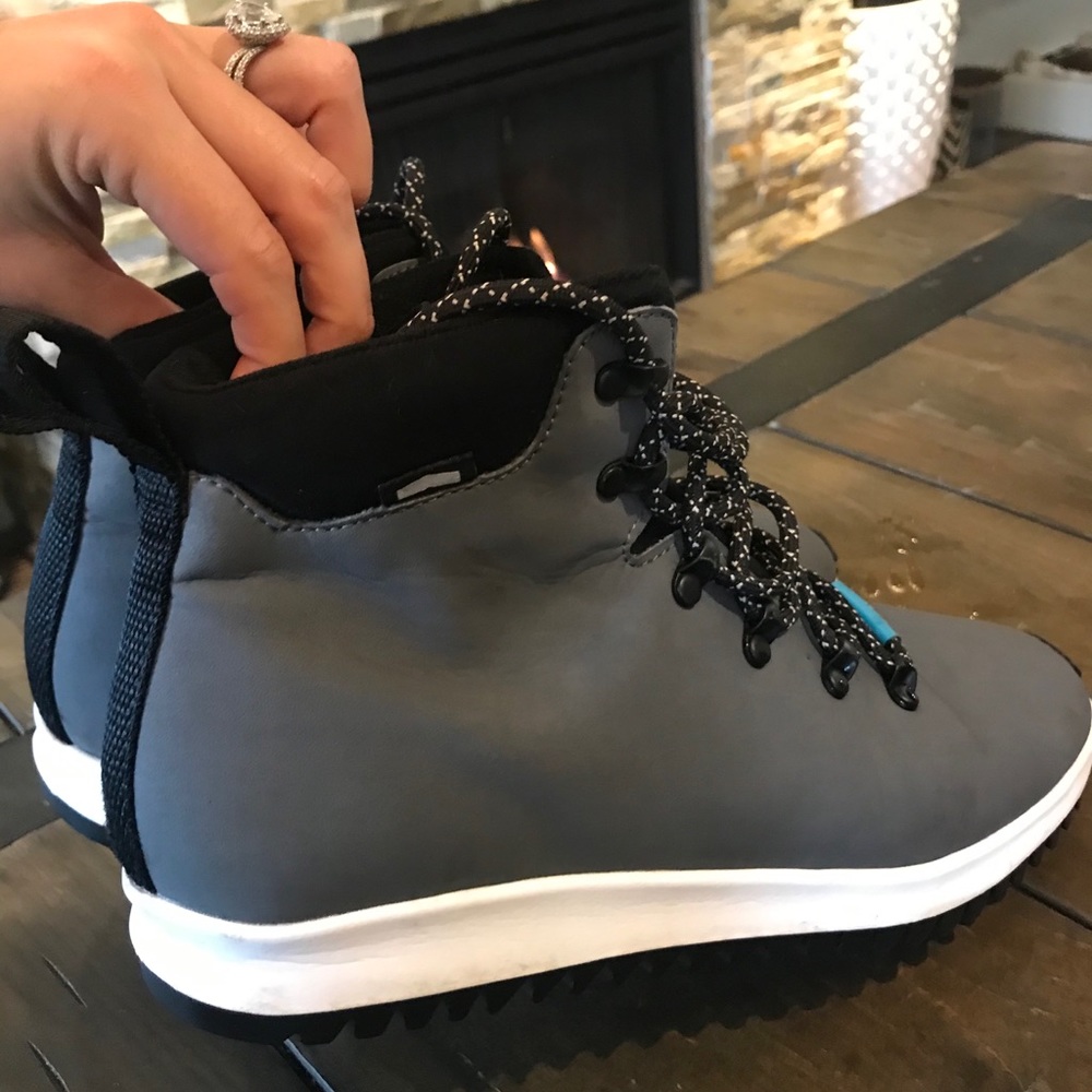 Waterproof native apex hiking boots size 7